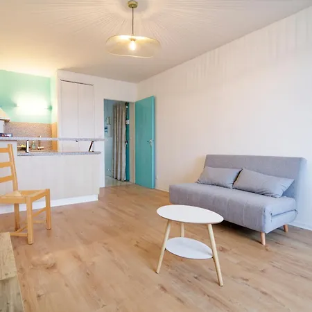 Le Nouveau Bassin - Vue Sur Le Port * Courseulles-sur-Mer