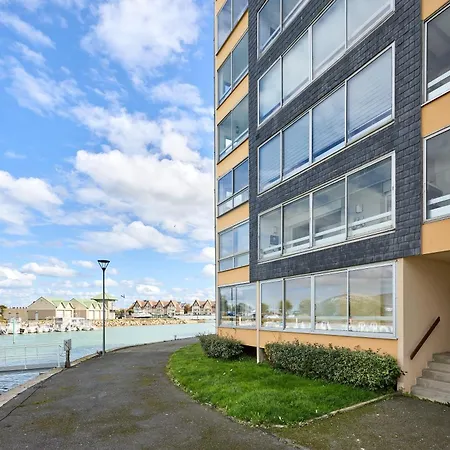Le Nouveau Bassin - Vue Sur Le Port Courseulles-sur-Mer