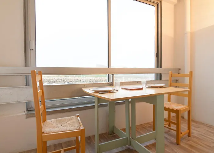 Le Nouveau Bassin - Vue Sur Le Port * Courseulles-sur-Mer