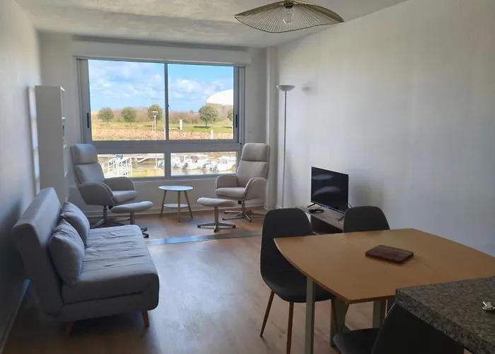 Le Nouveau Bassin - Vue Sur Le Port Courseulles-sur-Mer